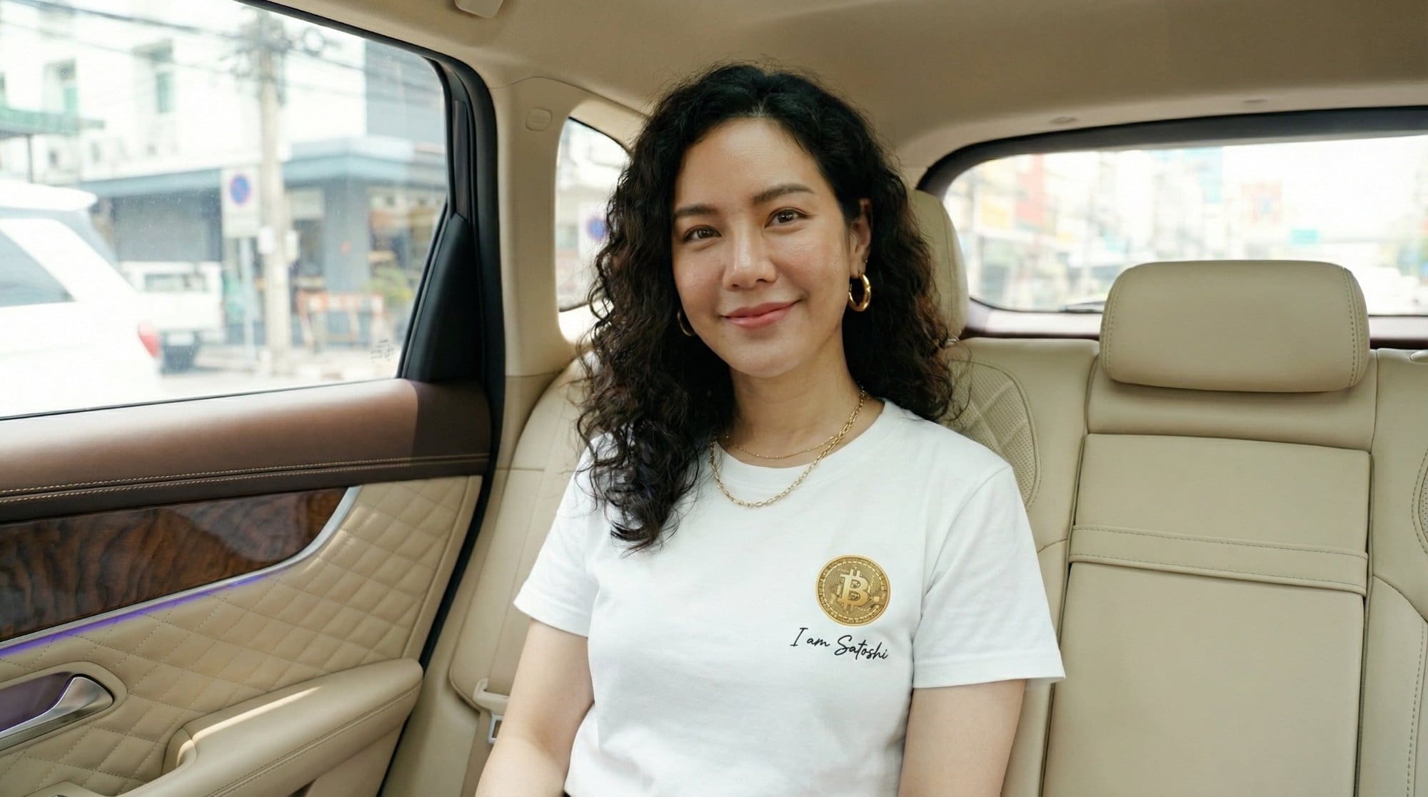 AI avatar - woman speaking